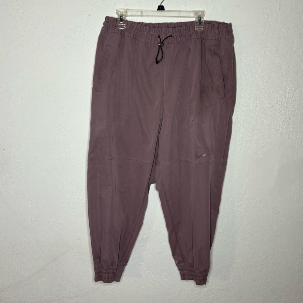 Women's Nike Plus Size 1X Elastic Waist DC6942 Dusty Pink Polyester Jogger Pants - Picture 1 of 13
